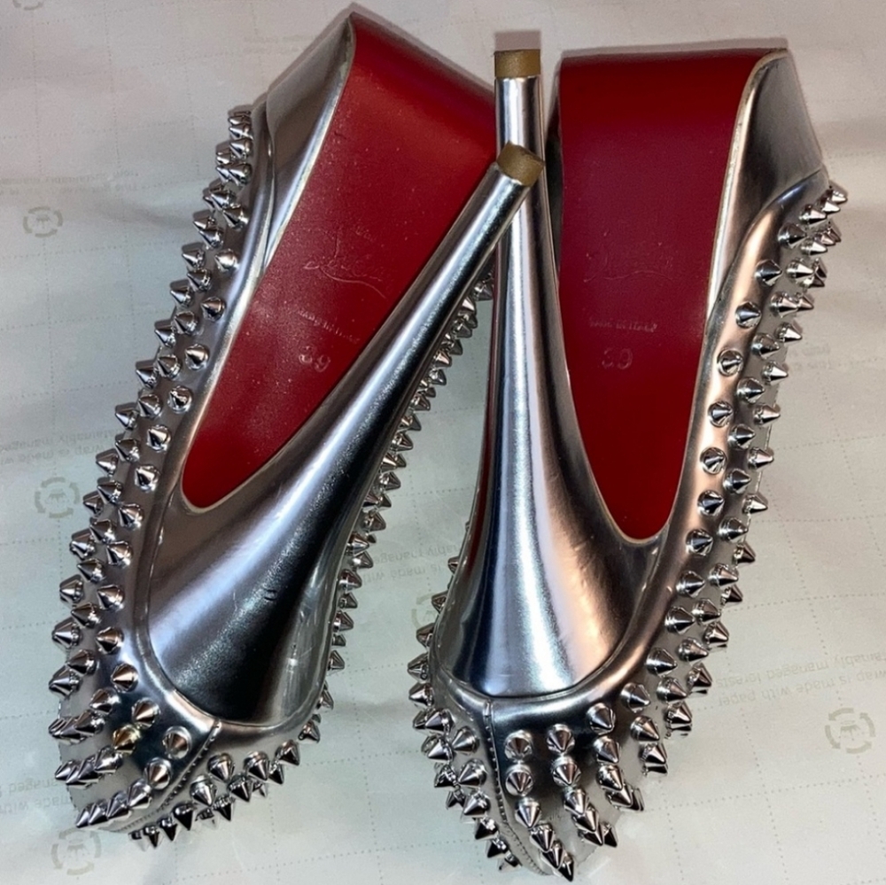 ⭐️Christian Loboutin Silver Spiked Peep-Toe Platform Runway Heels - Picture 6 of 11